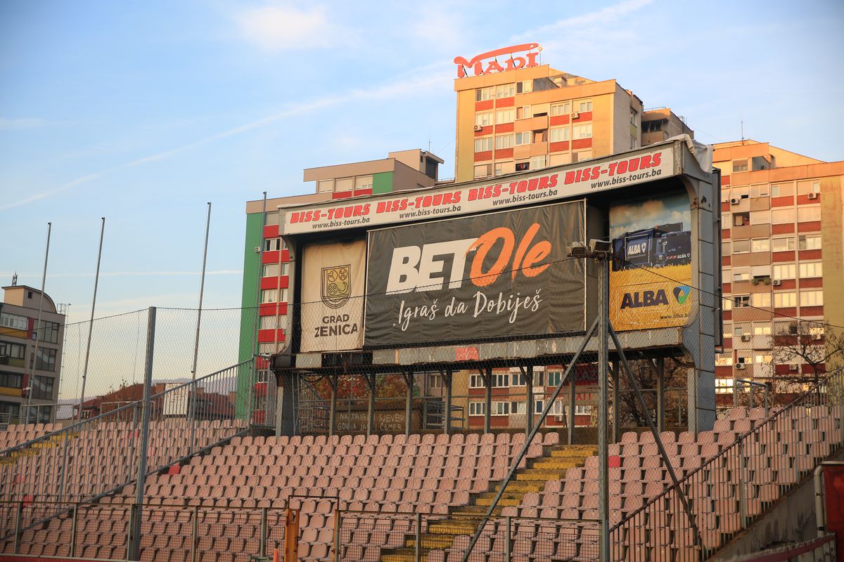 Oraș cenușiu, stadion în paragină » Cum arată Zenica, orașul care încă își revine după războiul de acum 30 de ani