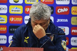 Au auzit răspunsul ironic adresat lui Mircea Lucescu și au reacționat virulent: „Arogant, om frustrat”