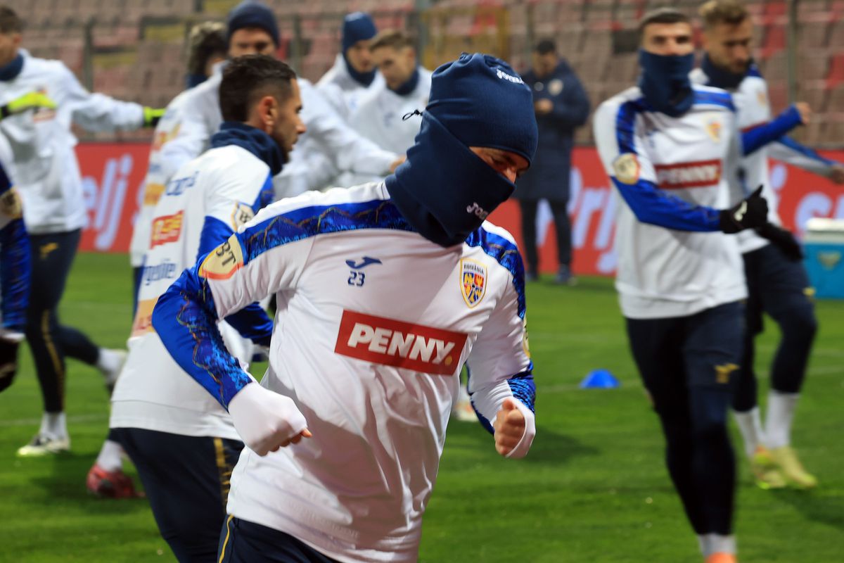 3 detalii de la antrenamentul României » Gestul lui Mircea Lucescu înainte de startul ședinței + cel mai curajos „tricolor”