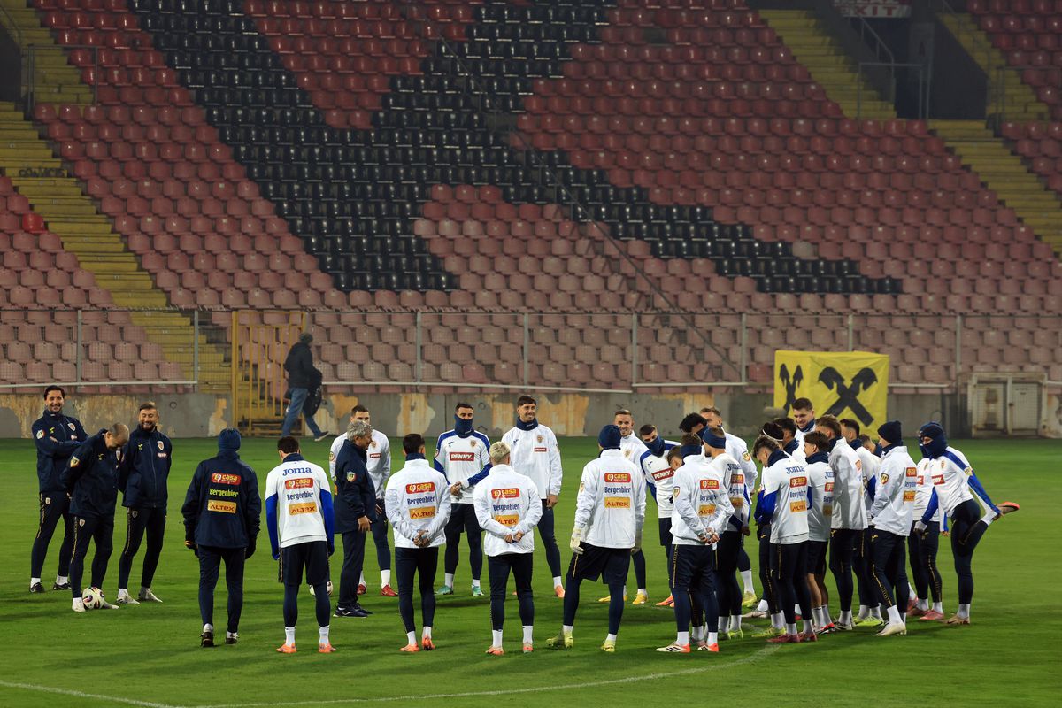 3 detalii de la antrenamentul României » Gestul lui Mircea Lucescu înainte de startul ședinței + cel mai curajos „tricolor”