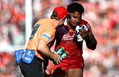 Convulsii și o operație pe creier » Cariera lui Eli Katoa stă sub semnul incertudinii, după o comoție cerebrală