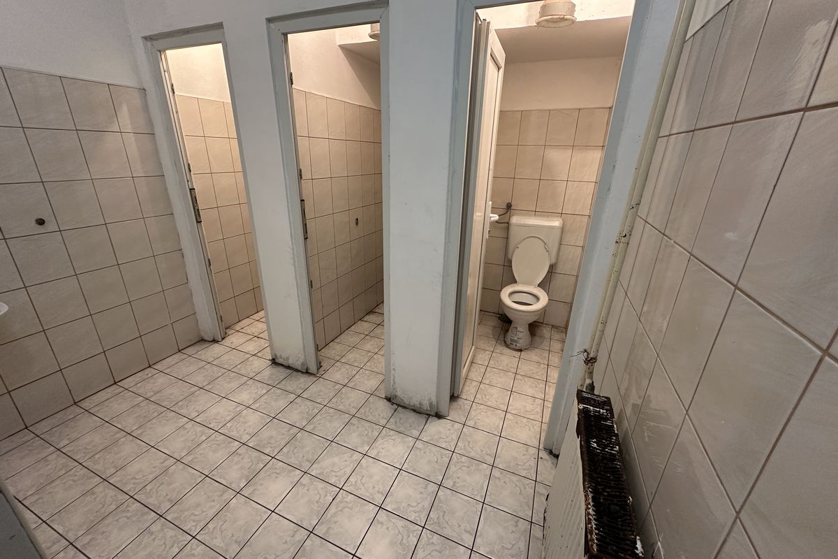 Oraș cenușiu, stadion în paragină » Cum arată Zenica, orașul care încă își revine după războiul de acum 30 de ani