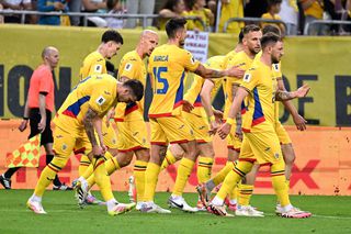 Giovanni Becali l-a citit pe Mircea Lucescu: „Ei doi sunt intangibili pentru el”