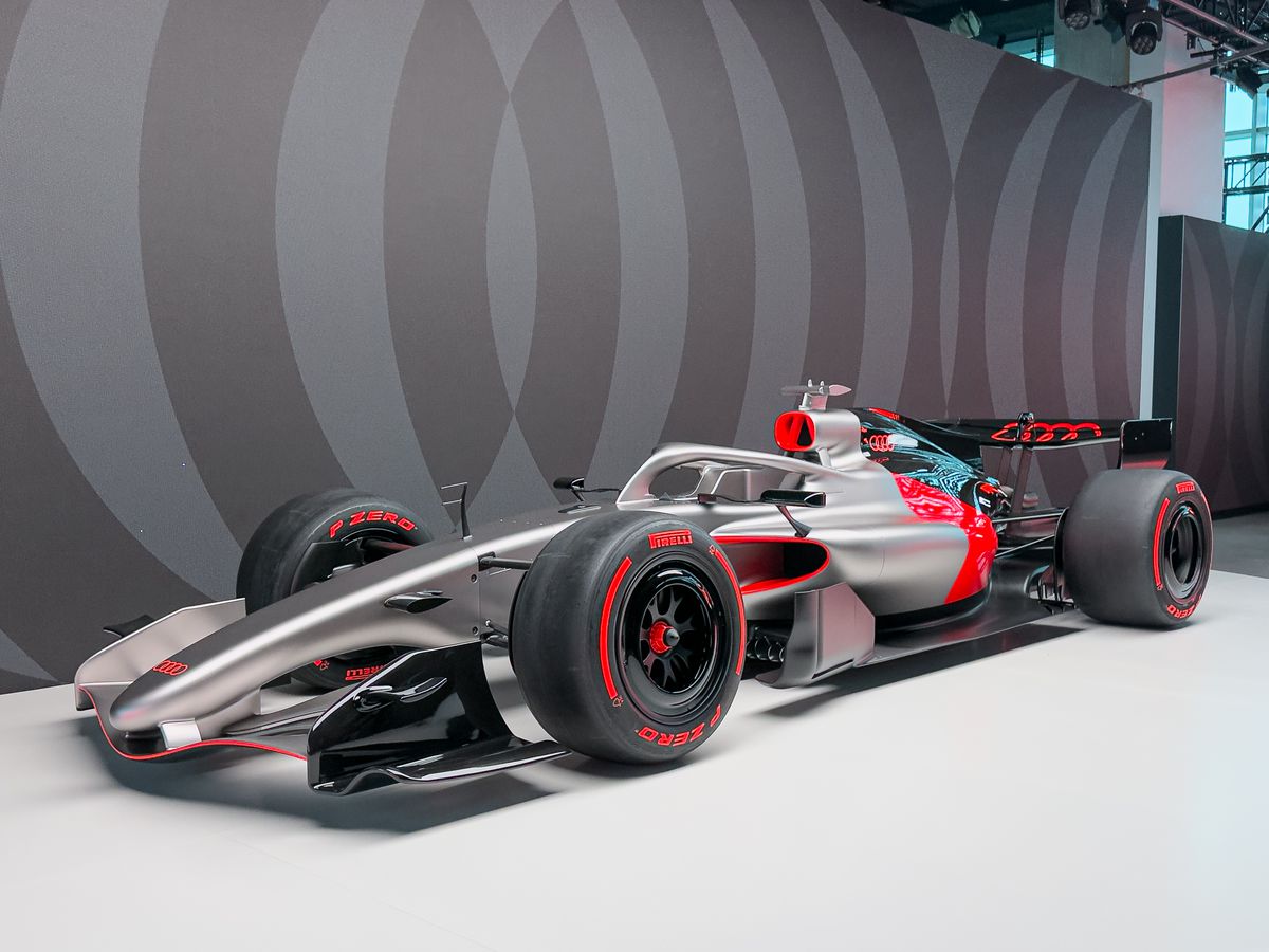Audi a scos pe circuit noul monopost cu care debutează în Formula 1 » Primele imagini oficiale