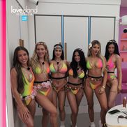 Ispitele de la Insula Iubirii Australia. Foto: Instagram