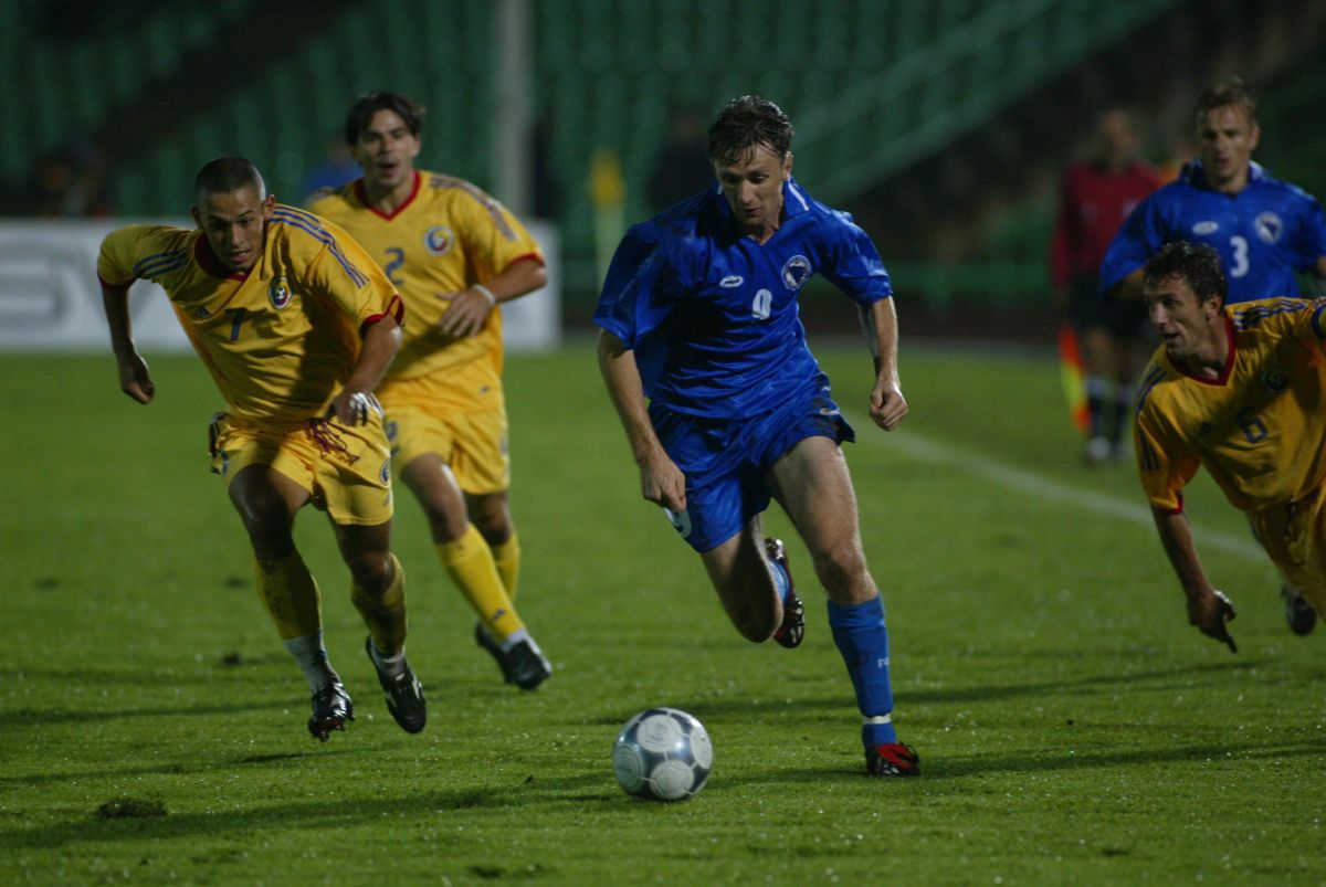 Ce simplu era atunci! Cristi Chivu, marcator ultima oară când România a învins în Bosnia: memorabil cu cine au terminat „tricolorii” meciul în poartă