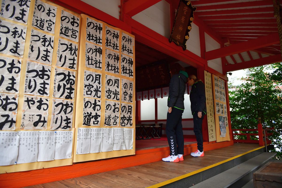 CORESPONDENȚĂ DIN JAPONIA // Și ele au fost România la Mondial! Cele două arbitre din România care au condus 6 partide: „Nu putem trăi din arbitraj”