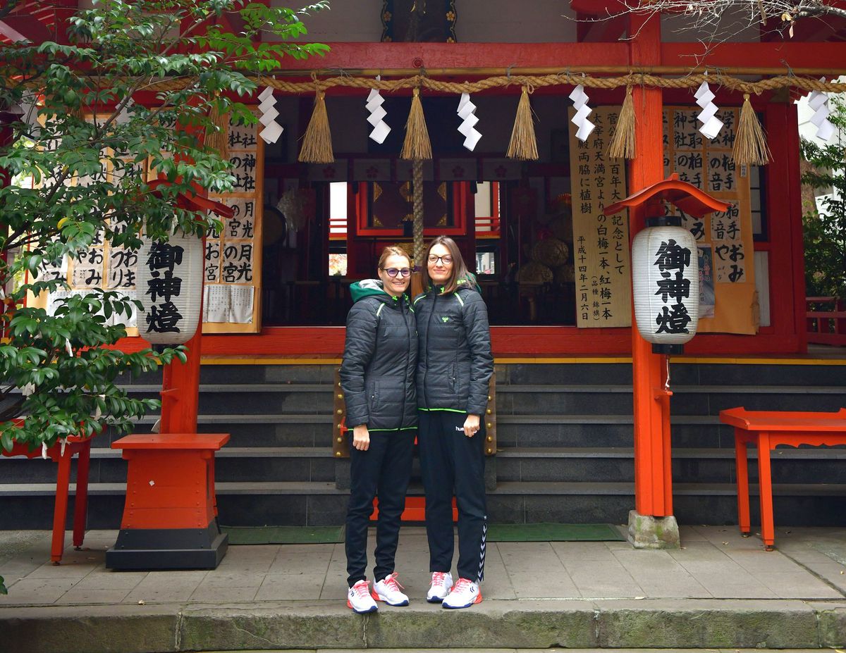 CORESPONDENȚĂ DIN JAPONIA // Și ele au fost România la Mondial! Cele două arbitre din România care au condus 6 partide: „Nu putem trăi din arbitraj”