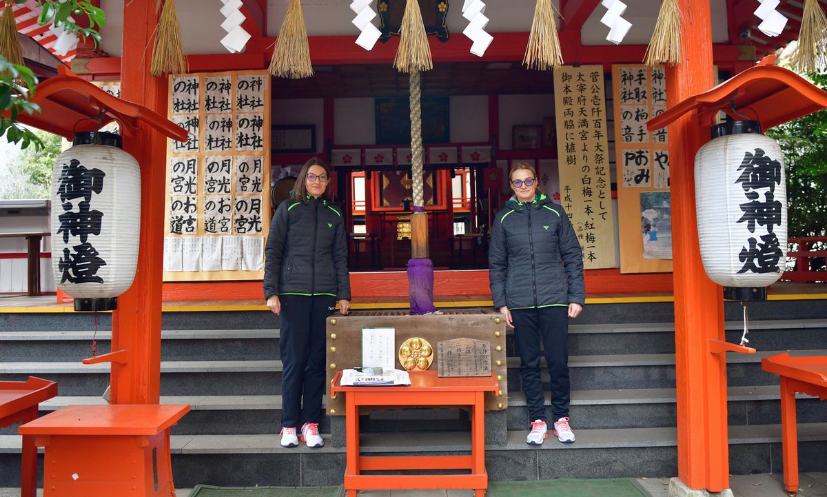 CORESPONDENȚĂ DIN JAPONIA // Și ele au fost România la Mondial! Cele două arbitre din România care au condus 6 partide: „Nu putem trăi din arbitraj”