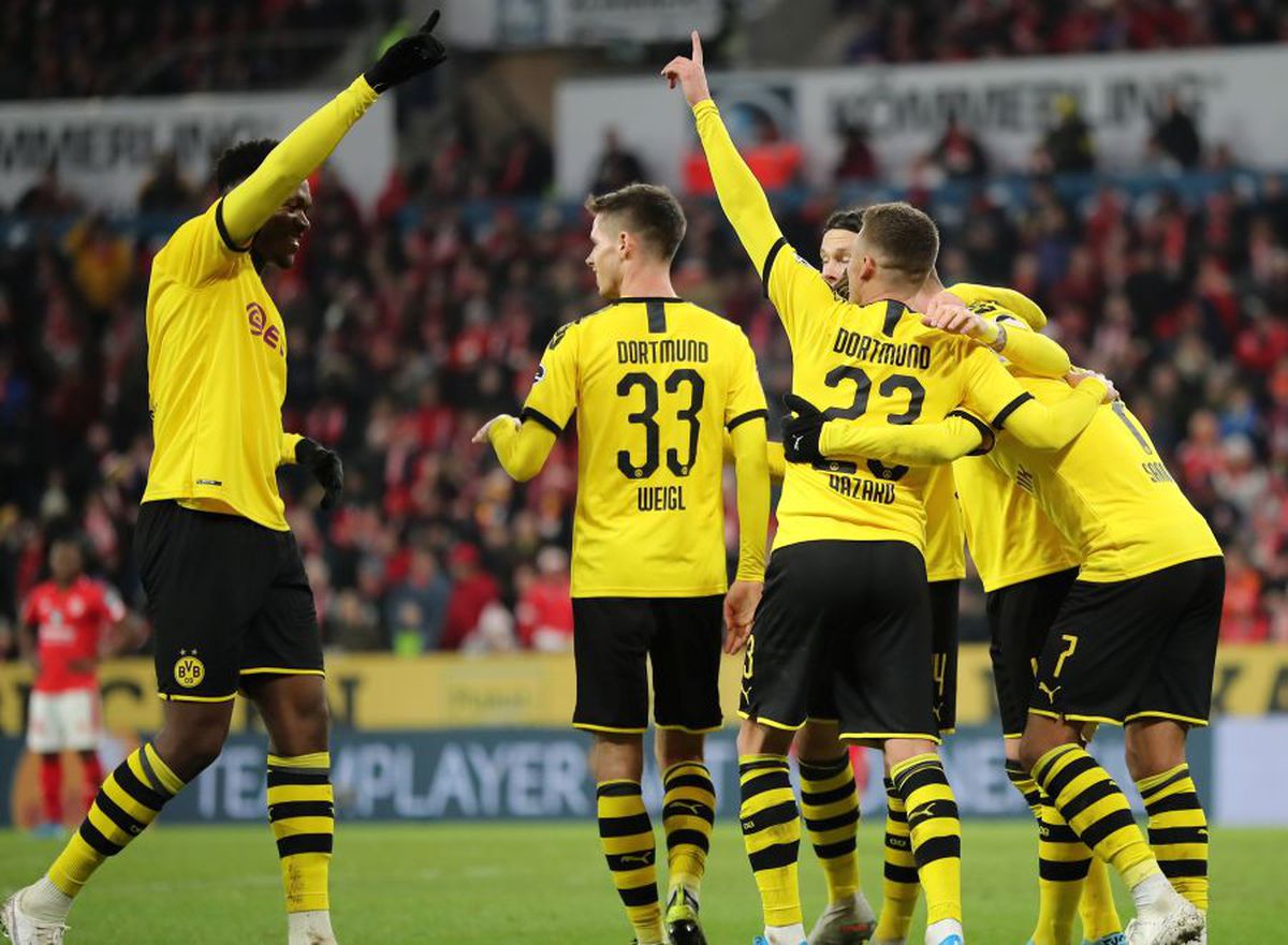 BUNDESLIGA // FOTO Bayern Munchen și Borussia Dortmund s-au dezlănțuit » Hat-trick Coutinho + cum arată clasamentul