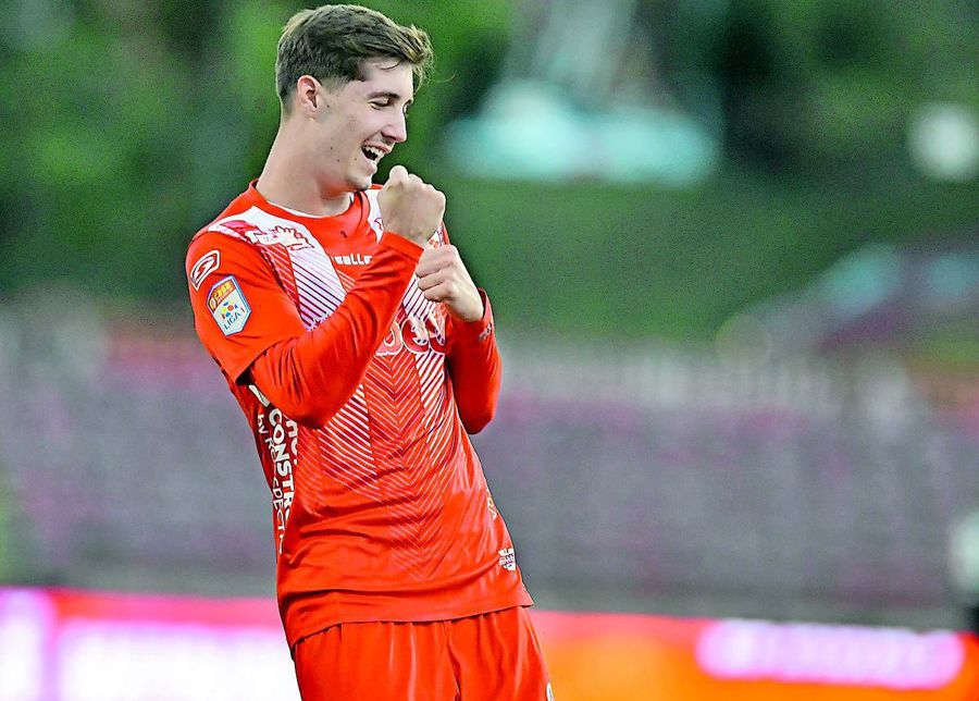 Miculescu a debutat în Liga 2 la 16 ani și în Liga 1 la 19 ani Nu mai exclude un transfer la FCSB » Declarații după Dinamo - UTA: „Am văzut ce a zis Becali”