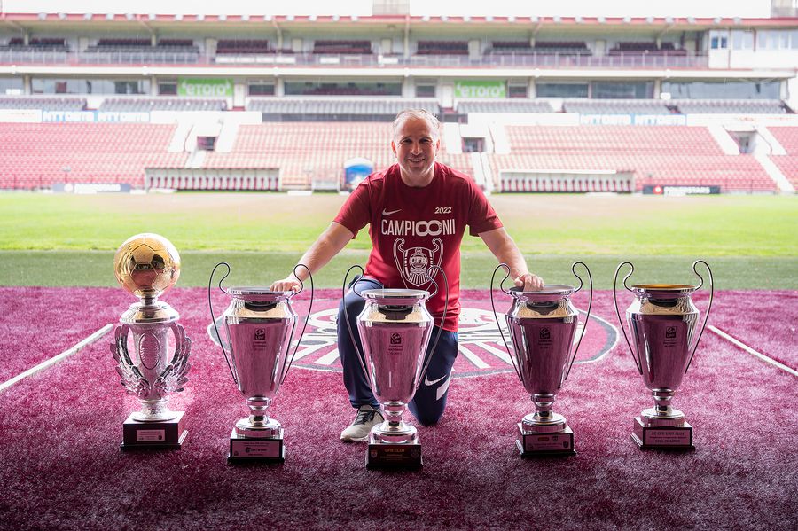 Situație jenantă la FCSB - CFR Cluj » Dan Petrescu are trofee câte meciuri au Pintilii și Strizu la un loc!