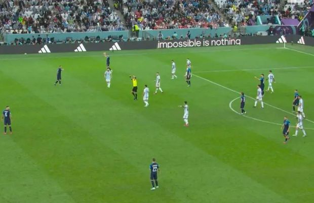 Daniele Orsato, obligat să întrerupă duelul Argentina - Croația, la solicitarea ambelor echipe