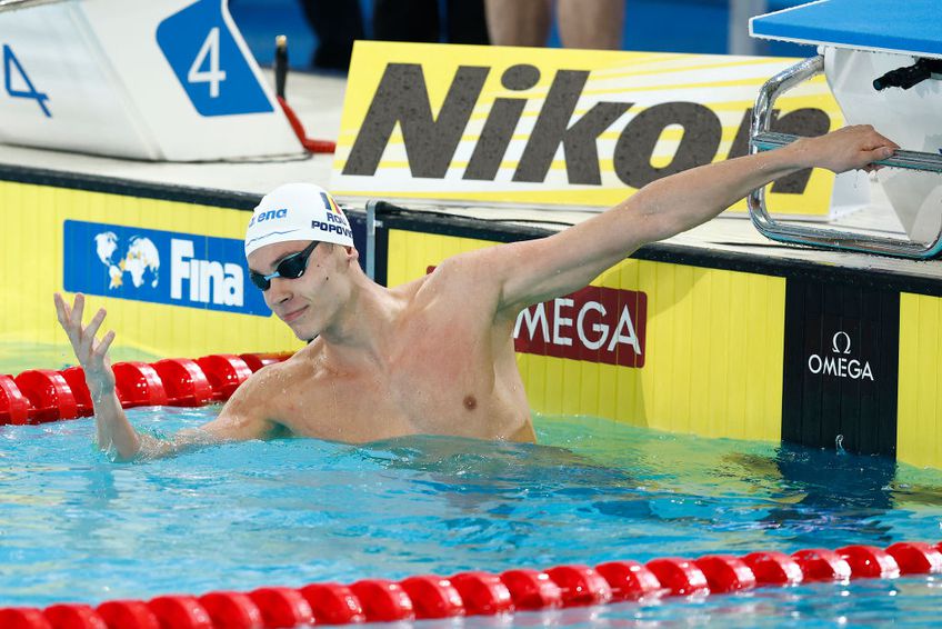David Popovici (18 ani) a intrat cu cu al 5-lea timp în finala probei de 100 de metri liber la Campionatele Mondiale în bazin scurt de la Melbourne.