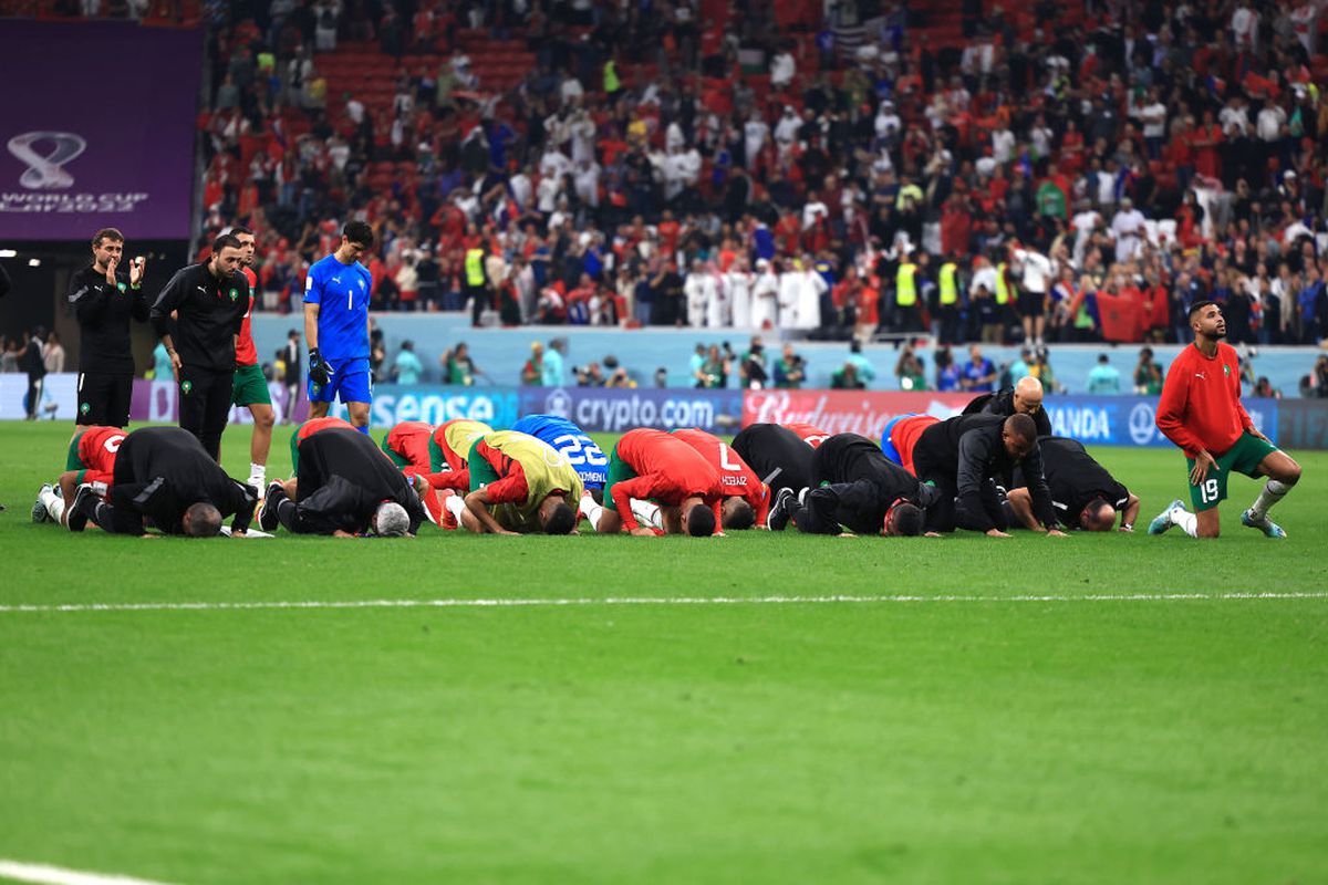 Imagini emoționante cu jucătorii Marocului » Gestul care a făcut înconjurul lumii: „Am demonstrat că existăm, e singurul lucru care contează!”