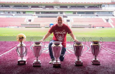 Contrast frapant înaintea derby-ului: FCSB îl bate, dar Dan Petrescu câștigă mereu la final!
