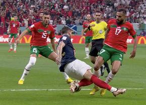 Eroare uriașă în Franța - Maroc: fault în atac în loc de penalty! VAR nu a intervenit: „Bizar! E penalty clar!”