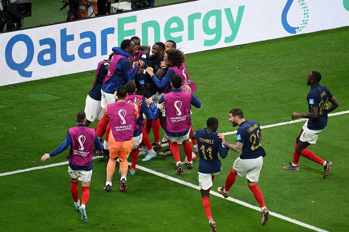 Au frânt inima Africii! Francezii vor înfrunta Argentina lui Messi în finala Mondialului, după ce au trecut cu emoții de Maroc