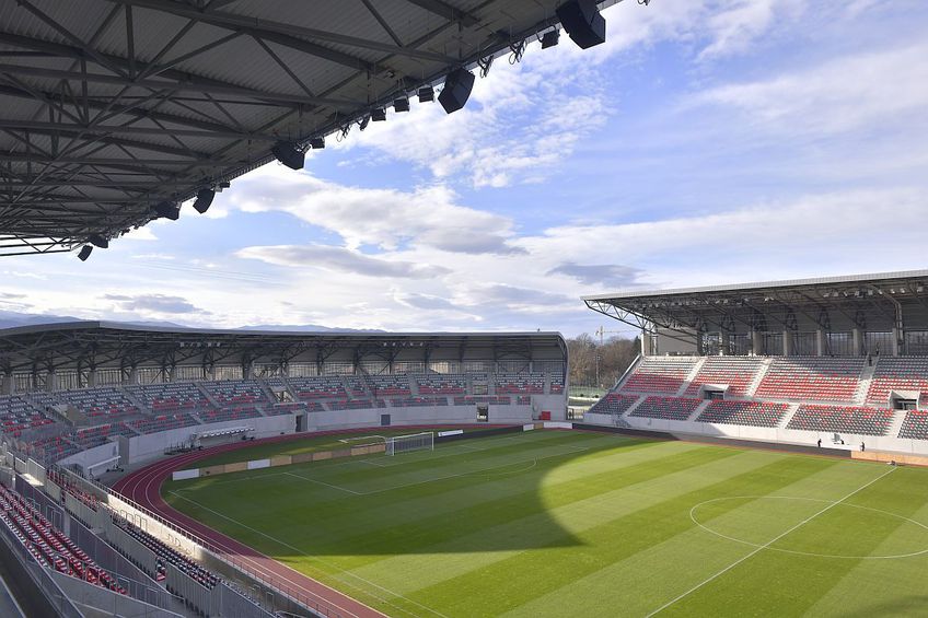 Gică Hagi, managerul Farului, este impresionat de noul stadion din Sibiu, inaugurat sâmbătă, când Hermannstadt a zdrobit liderul din Superliga, scor 4-0!