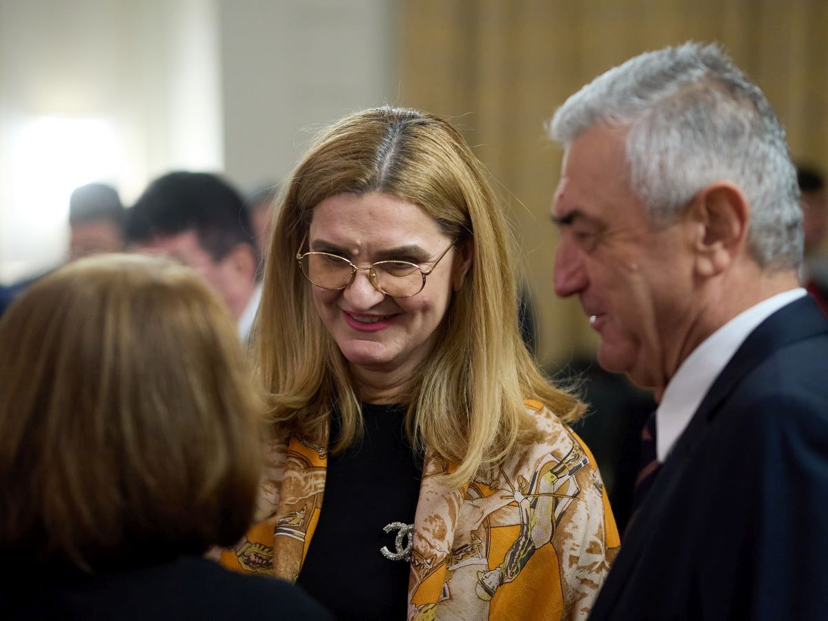 Dinamo și-a premiat sportivii de elită » Imagini spectaculoase de la gala finalului de an + ce au spus Lipă, Covaliu și Lupescu