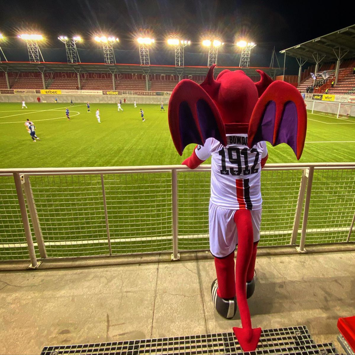 Mall la parter, stadion la etaj! Imagini senzaționale cu stadionul care poate găzdui meciuri din Liga Campionilor