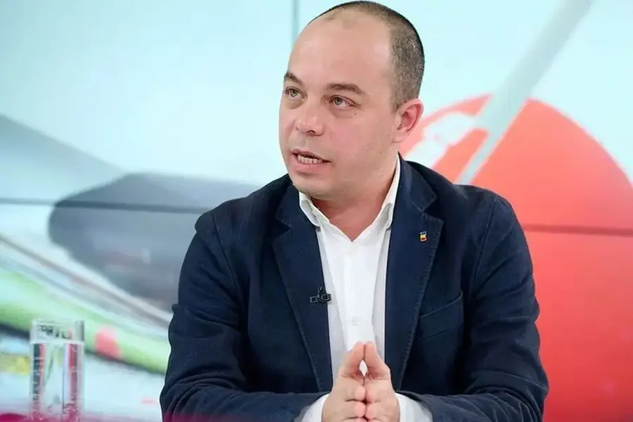 O spune în premieră: se pregătesc să-l dea jos pe Vassaras! Primele două nume gata să-l înlocuiască