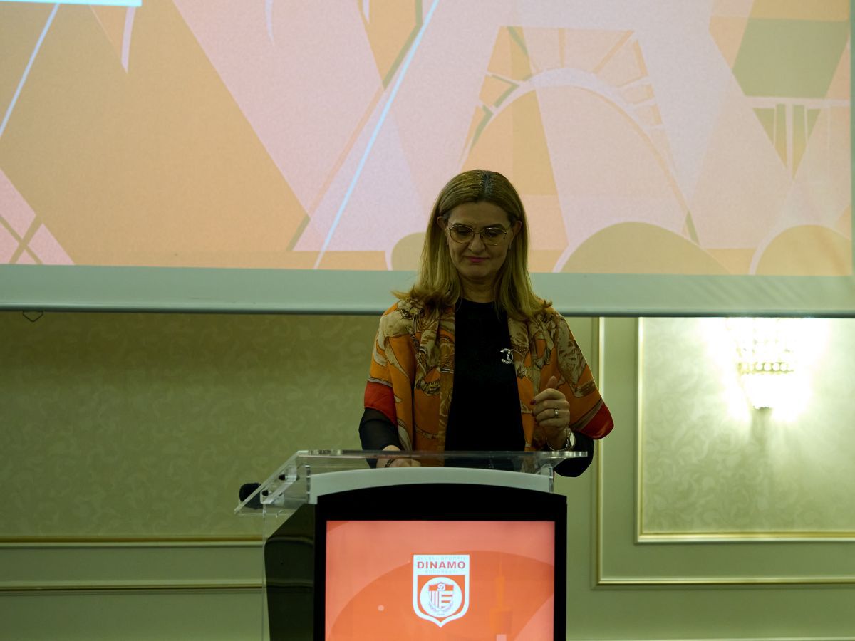 Dinamo și-a premiat sportivii de elită » Imagini spectaculoase de la gala finalului de an + ce au spus Lipă, Covaliu și Lupescu