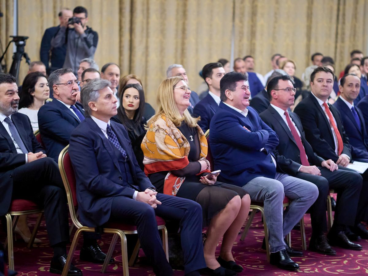 Dinamo și-a premiat sportivii de elită » Imagini spectaculoase de la gala finalului de an + ce au spus Lipă, Covaliu și Lupescu