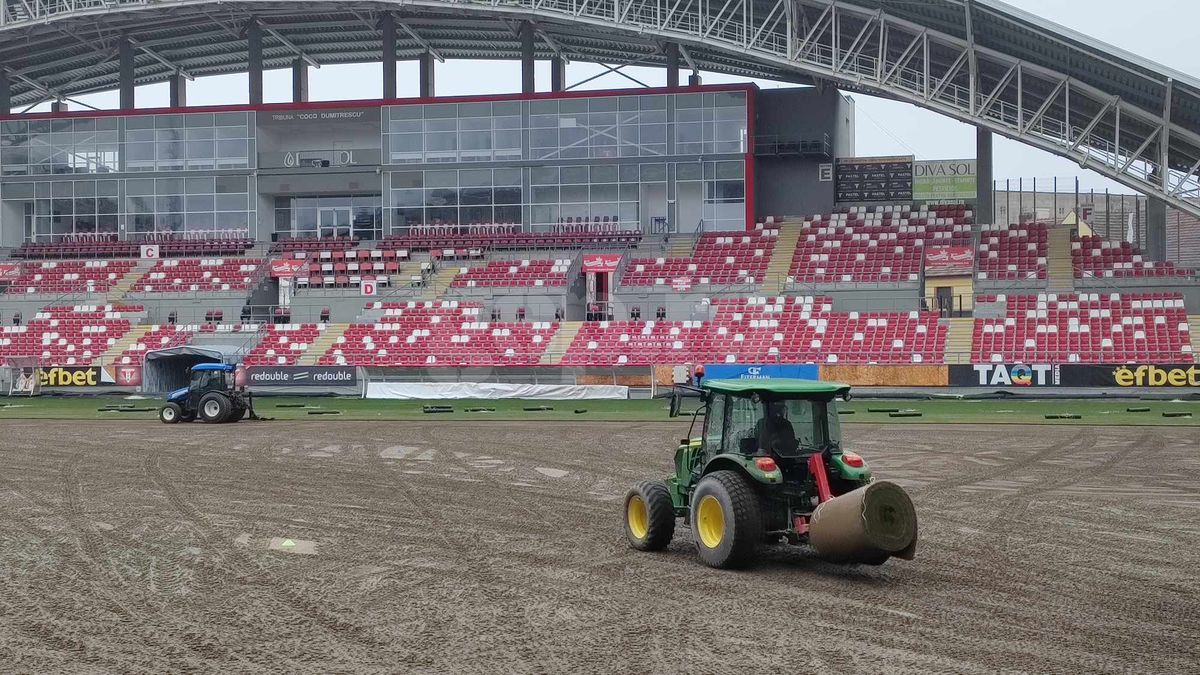 „Verde de Crăciun” » Se montează iarba pe șantierul din Superliga. Costuri totale: 2 milioane de euro