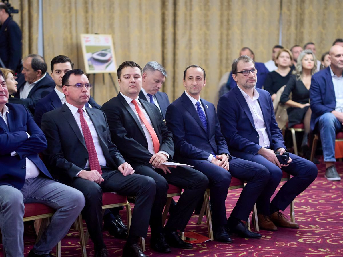 Dinamo și-a premiat sportivii de elită » Imagini spectaculoase de la gala finalului de an + ce au spus Lipă, Covaliu și Lupescu