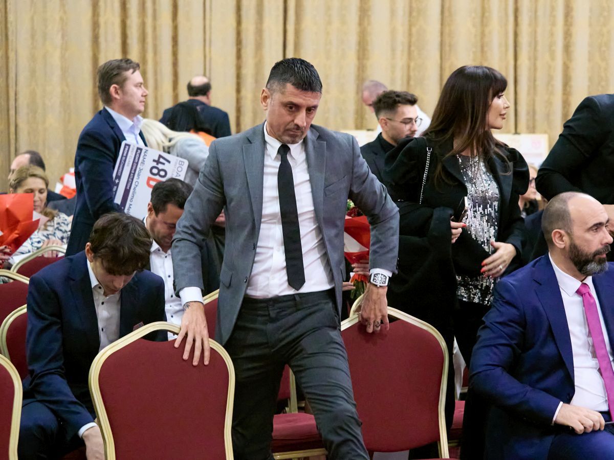 Dinamo și-a premiat sportivii de elită » Imagini spectaculoase de la gala finalului de an + ce au spus Lipă, Covaliu și Lupescu