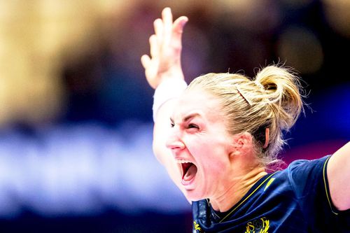 Linn Blohm (31 de ani), pivotul naționalei Suediei, a fost surprinsă de prețul ridicat al biletelor pentru fazele finale ale Campionatului Mondial de handbal feminin. / FOTO: Imago
