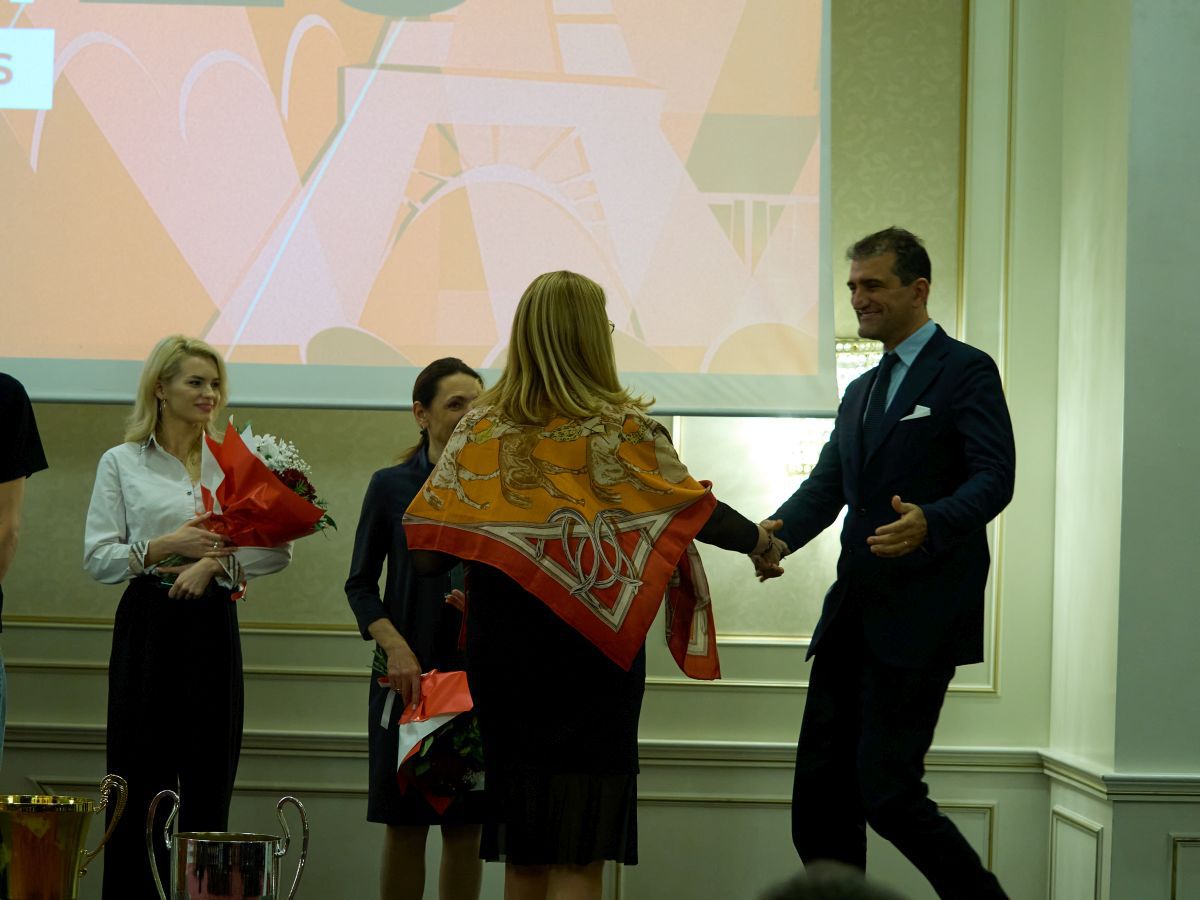 Dinamo și-a premiat sportivii de elită » Imagini spectaculoase de la gala finalului de an + ce au spus Lipă, Covaliu și Lupescu