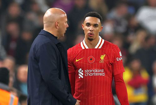 Arne Slot și Trent Alexander-Arnold. Foto: Getty Images