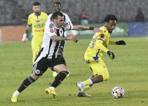 U Cluj - Petrolul 4-1, meci care a schimbat din nou liderul în Superliga » În prima repriză a nins, în a doua a plouat cu goluri