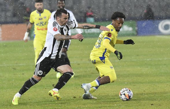 U Cluj - Petrolul 4-1, meci care a schimbat din nou liderul în Superliga » În prima repriză a nins, în a doua a plouat cu goluri