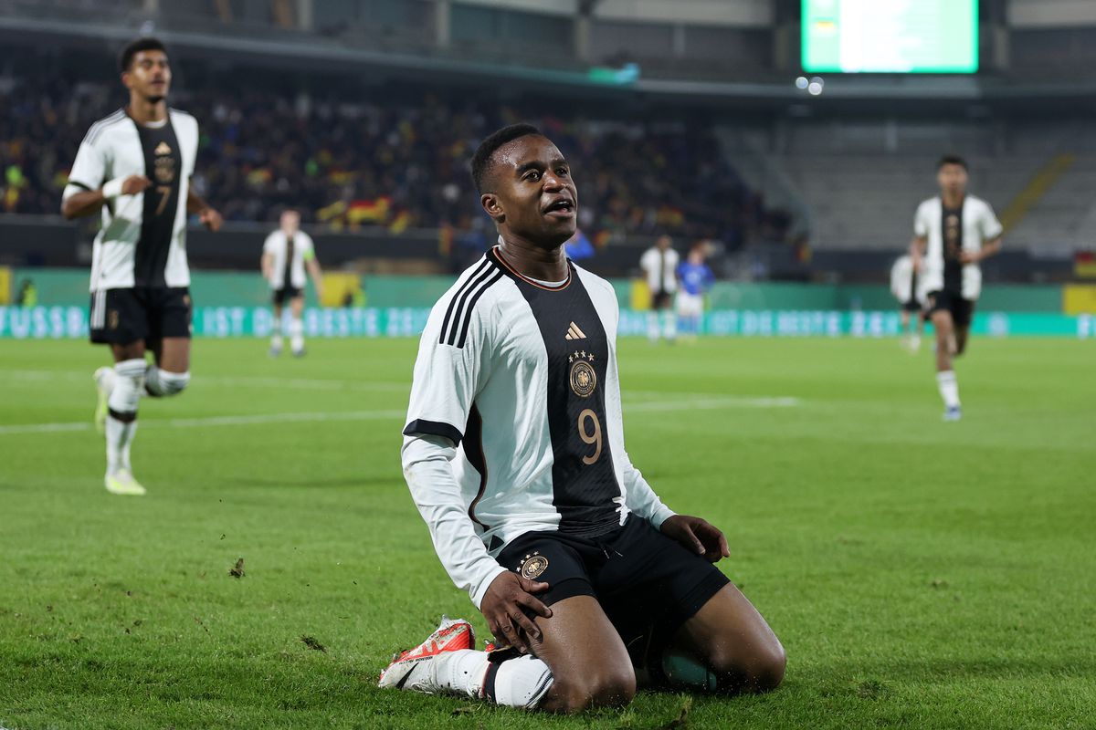 Presupusul tată al fotbalistului dezvăluie: „L-am întinerit în acte cu 4 ani”. Îl dă afară Borussia Dortmund?!