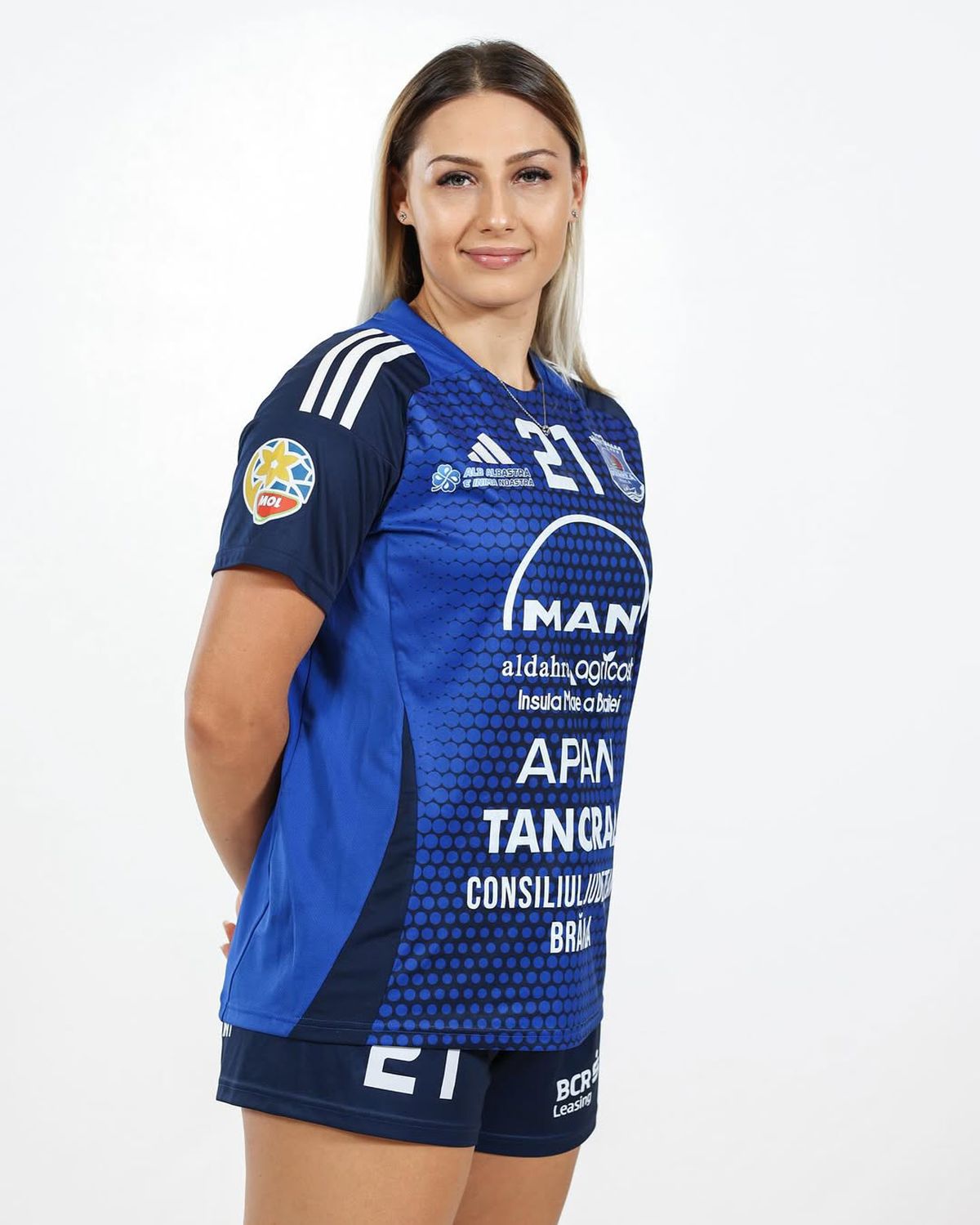 Mirabela Coteț, pivotul naționalei de handbal feminin a României