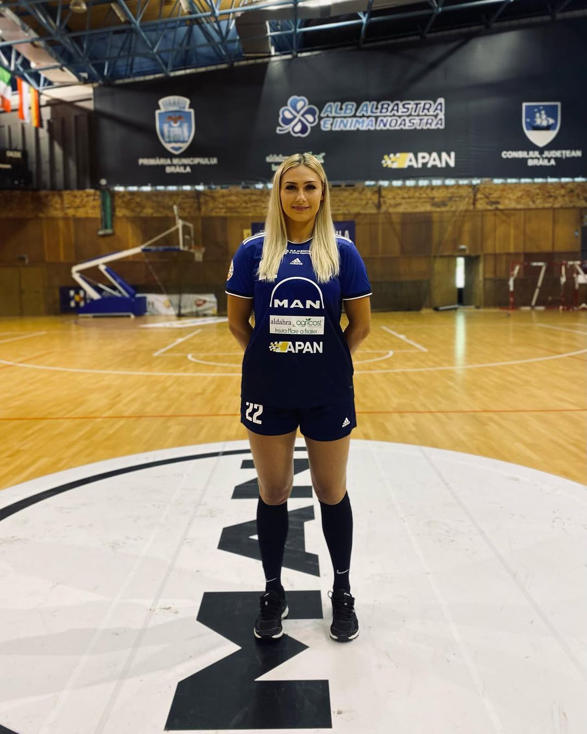 Mirabela Coteț, pivotul naționalei de handbal feminin a României