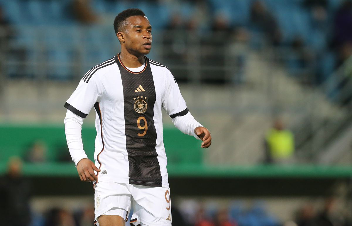 Presupusul tată al fotbalistului dezvăluie: „L-am întinerit în acte cu 4 ani”. Îl dă afară Borussia Dortmund?!