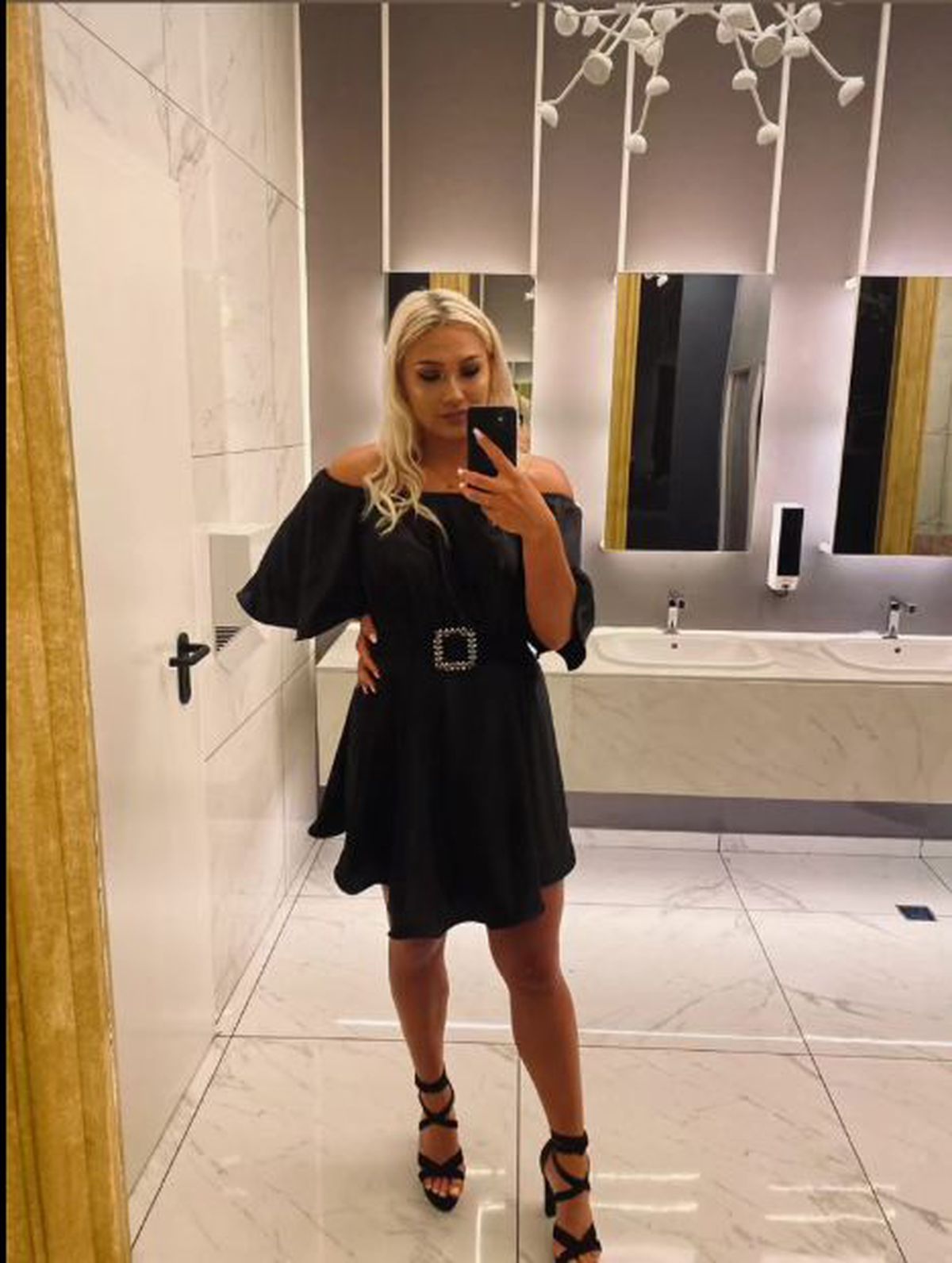 Poveste inedită! Cum s-a apucat de handbal pivotul României de la Euro 2024: „Nu știam să spun ce sport jucasem”