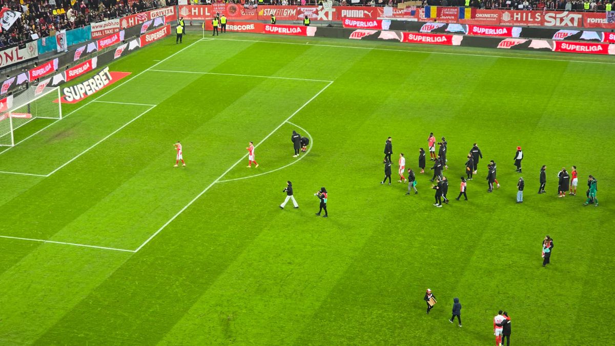 Ce s-a întâmplat pe gazon, imediat după Dinamo - Metaloglobus 4-0 » „Credem în tine”