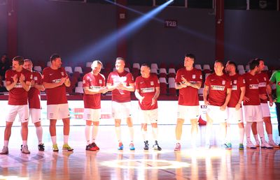 Eroii uitați ai Diviziei A, prezenți pe parchet » Au mii de meciuri în prima ligă, îi știi pe toți?