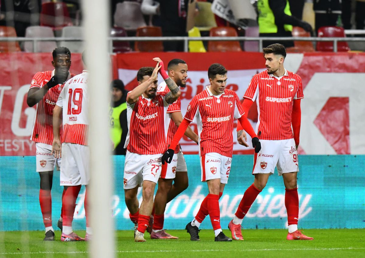 DINAMO-globus: „câinii” au halit nou-promovata și continuă invincibili asaltul la locul 1! VIDEO cu faza meciului