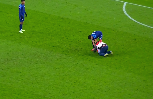 Scene rar văzute în timpul unui meci, la Dinamo - Metaloglobus » „Acum ai grijă ce faci cu el”