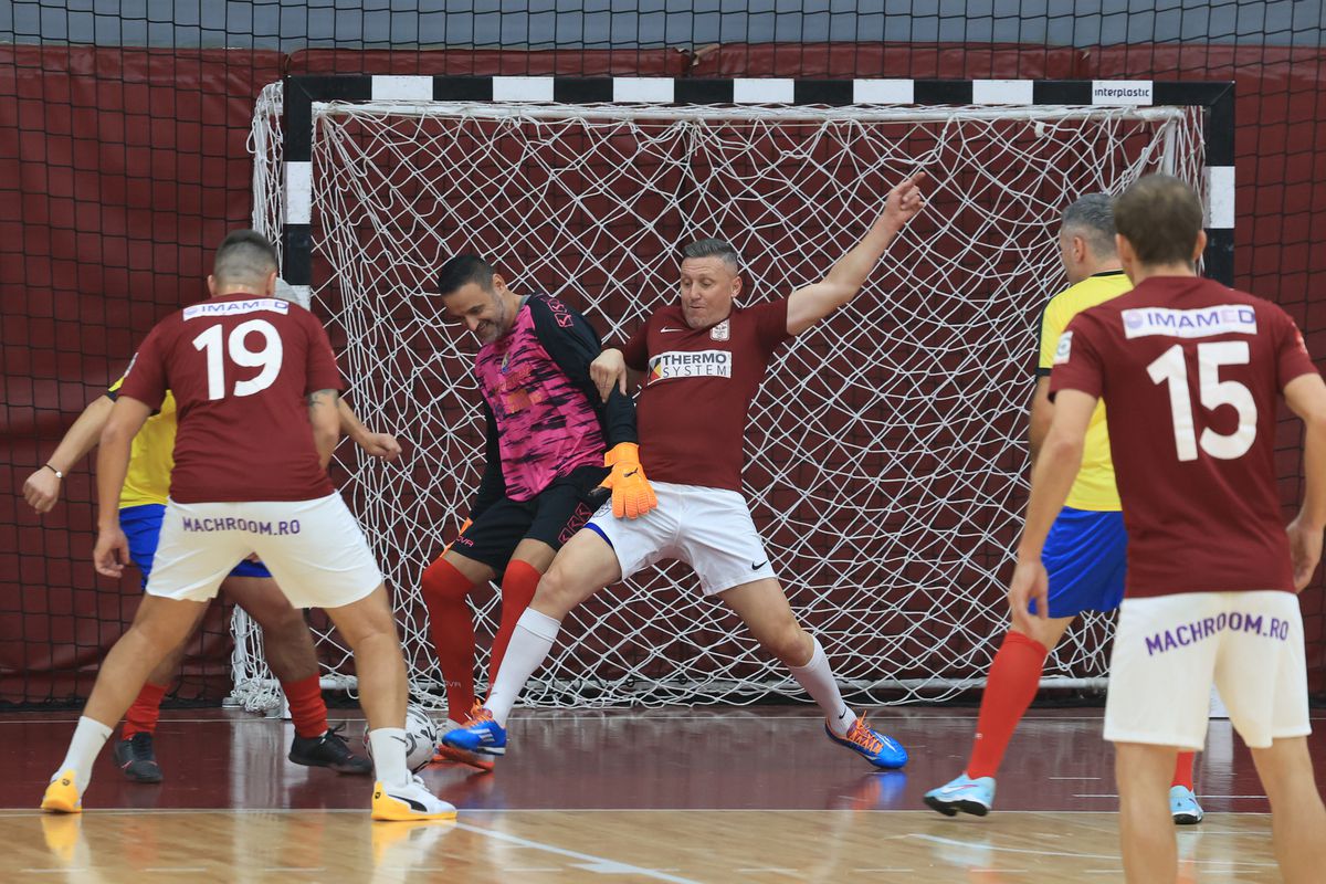 Eroii uitați ai Diviziei A, prezenți pe parchet » Au mii de meciuri în prima ligă, îi știi pe toți?