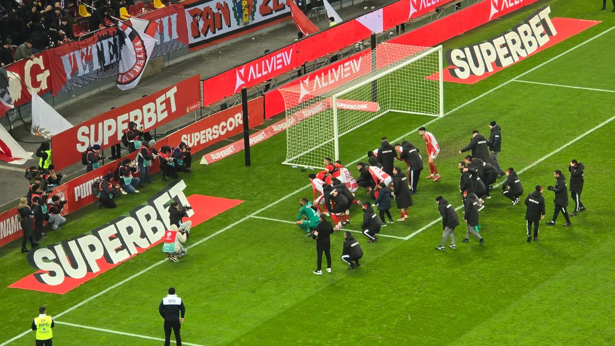 Ce s-a întâmplat pe gazon, imediat după Dinamo - Metaloglobus 4-0 » „Credem în tine”