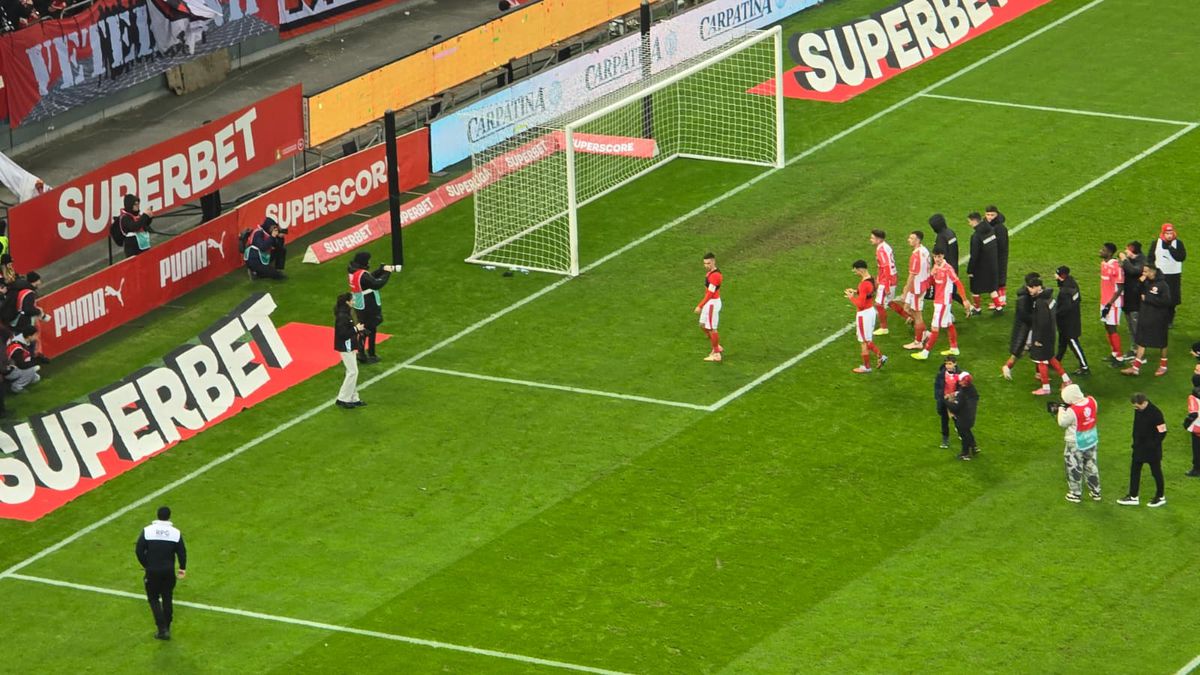 Ce s-a întâmplat pe gazon, imediat după Dinamo - Metaloglobus 4-0 » „Credem în tine”