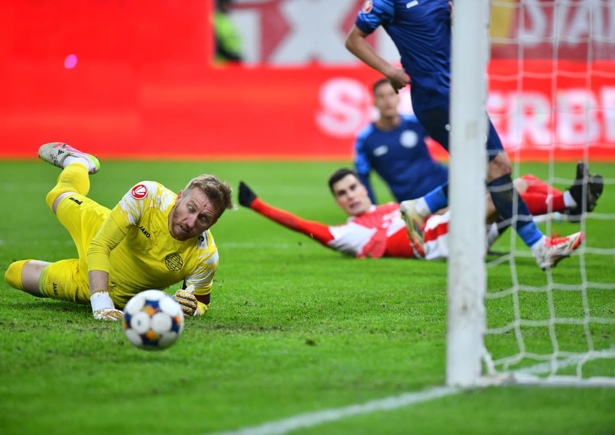 DINAMO-globus: „câinii” au halit nou-promovata și continuă invincibili asaltul la locul 1! VIDEO cu faza meciului