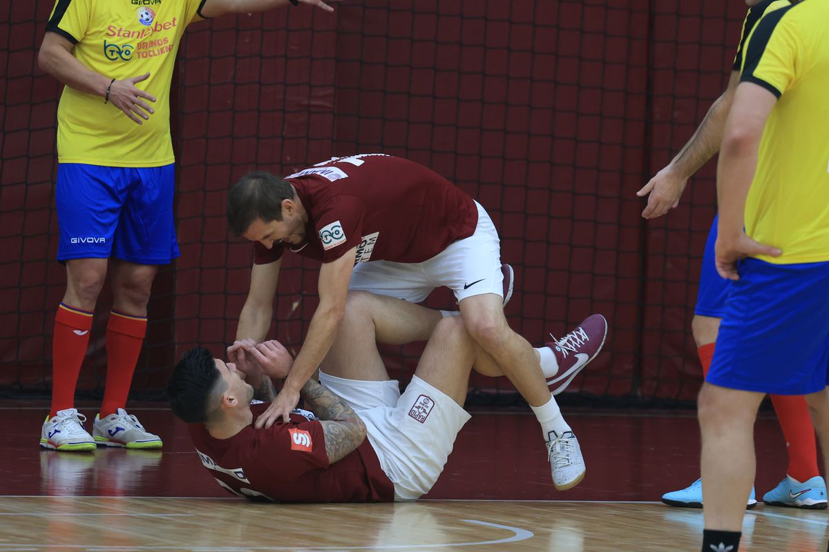 Eroii uitați ai Diviziei A, prezenți pe parchet » Au mii de meciuri în prima ligă, îi știi pe toți?